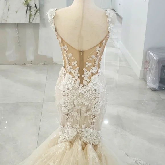 Eve of Milady Couture stunning wedding gown Train is approximately 6ft